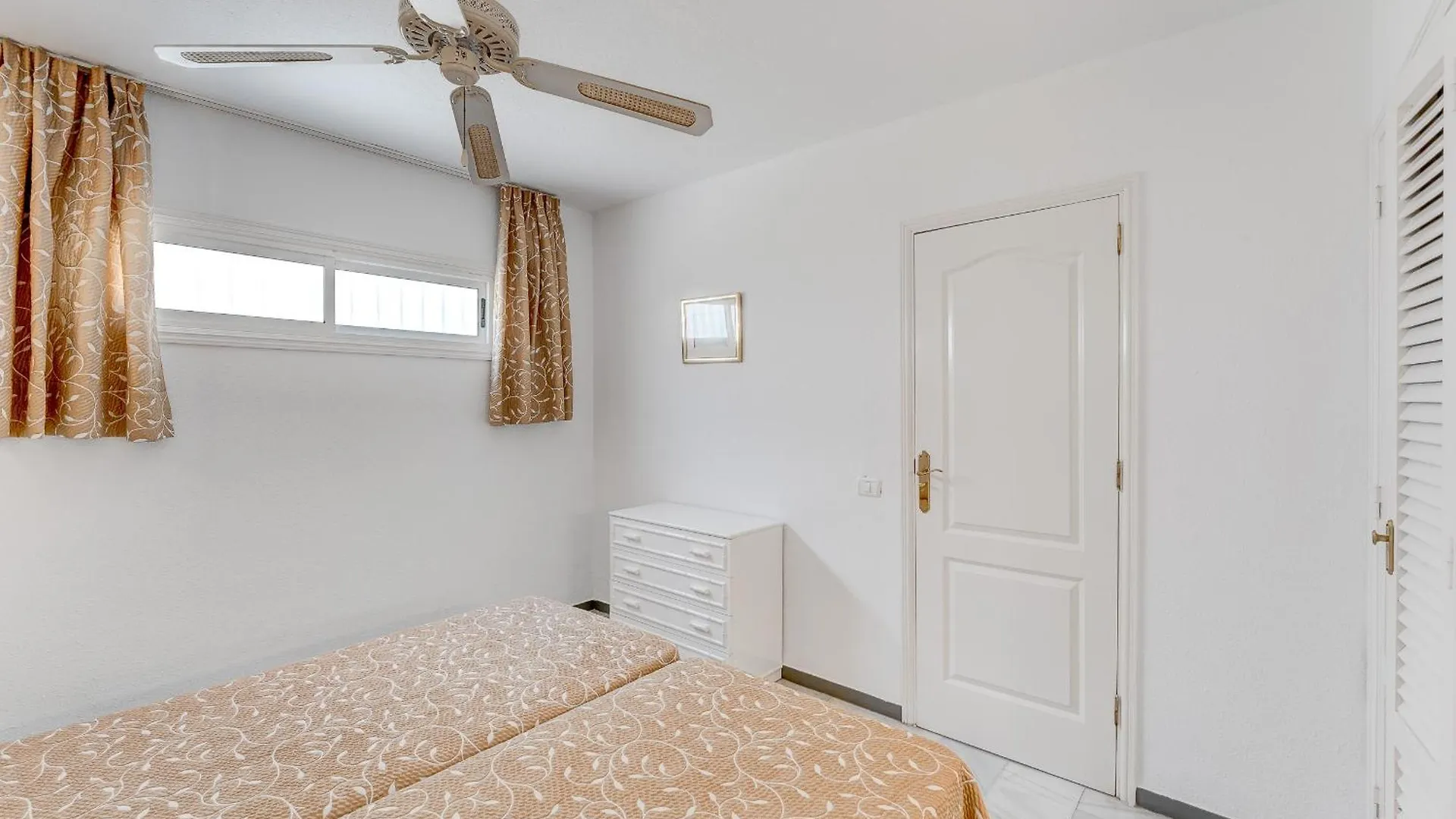 Hermitage Homes Fpc Costa Adeje 0*,  İspanya